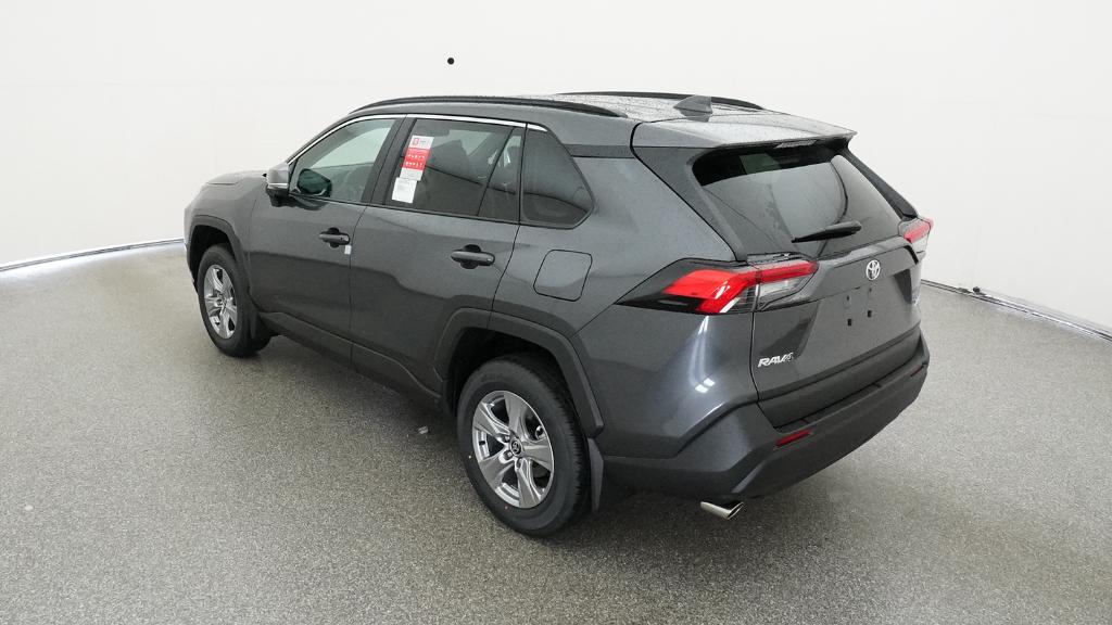 2025 Toyota RAV4 XLE photo 12