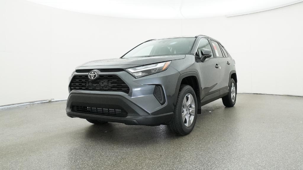 2025 Toyota RAV4 XLE photo 3