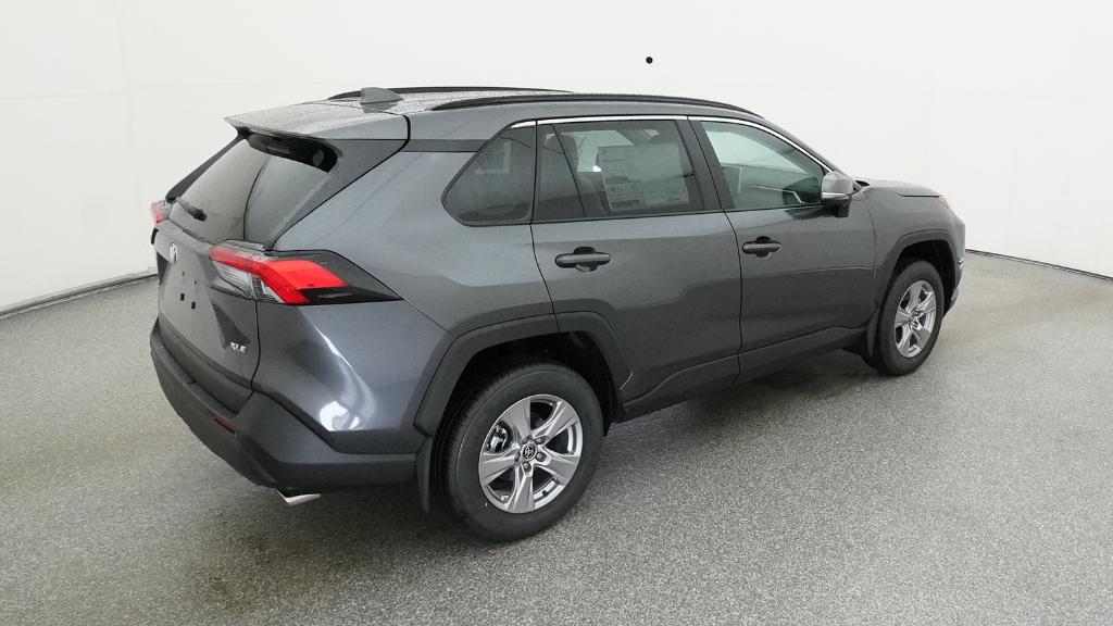 2025 Toyota RAV4 XLE photo 21
