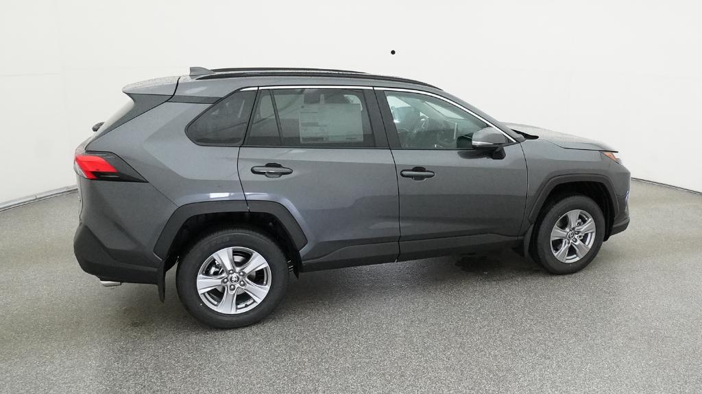 2025 Toyota RAV4 XLE photo 23