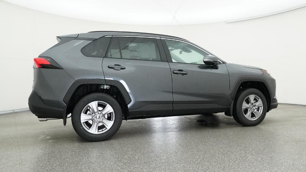 2025 Toyota RAV4 XLE photo 22