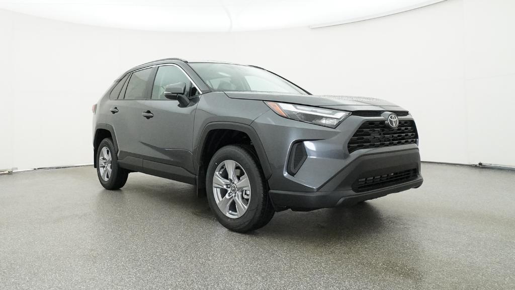 2025 Toyota RAV4 XLE photo 29