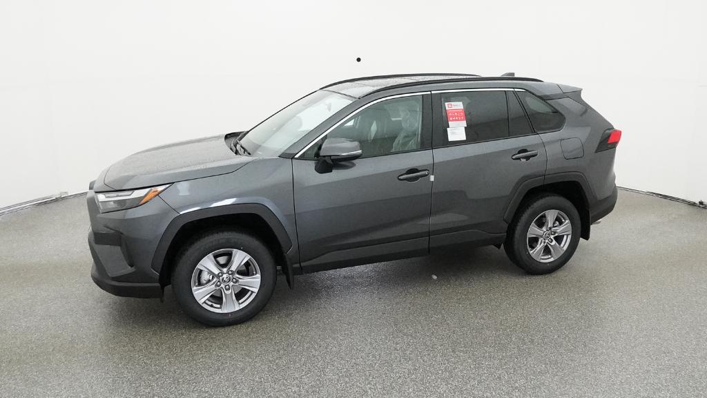 2025 Toyota RAV4 XLE photo 6