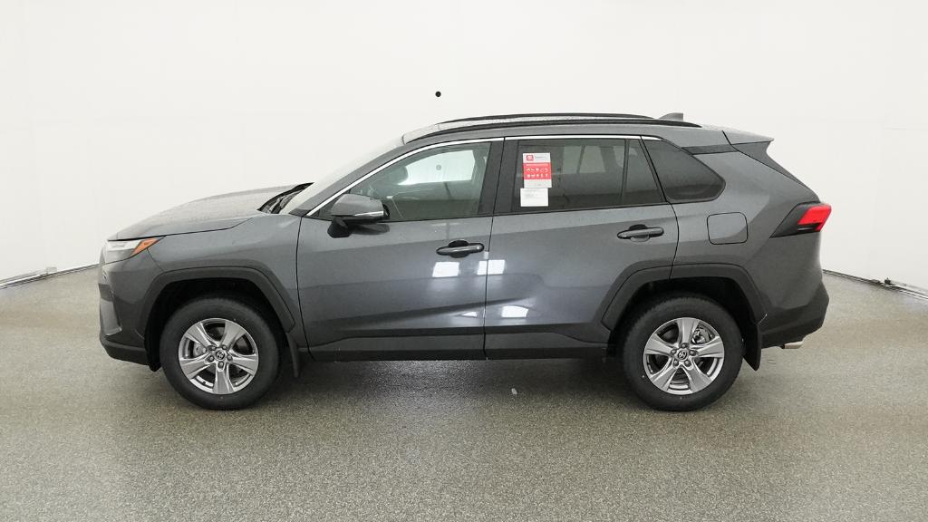 2025 Toyota RAV4 XLE photo 8