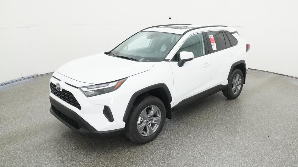 2025 Toyota RAV4 XLE's photo