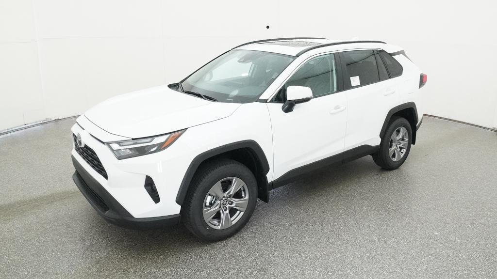 2025 Toyota RAV4 XLE's photo