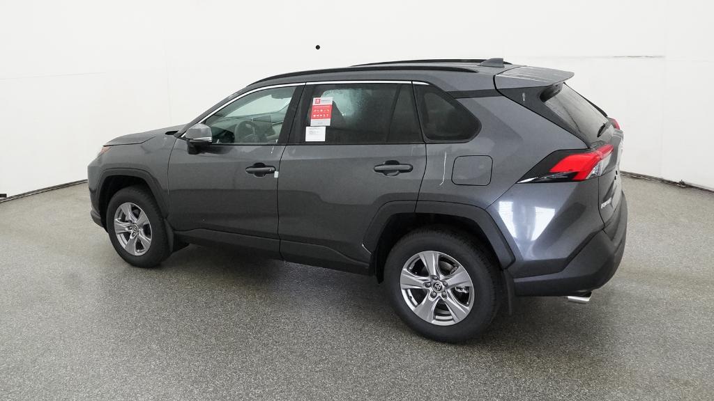 2025 Toyota RAV4 XLE photo 6