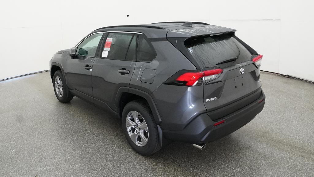 2025 Toyota RAV4 XLE photo 8