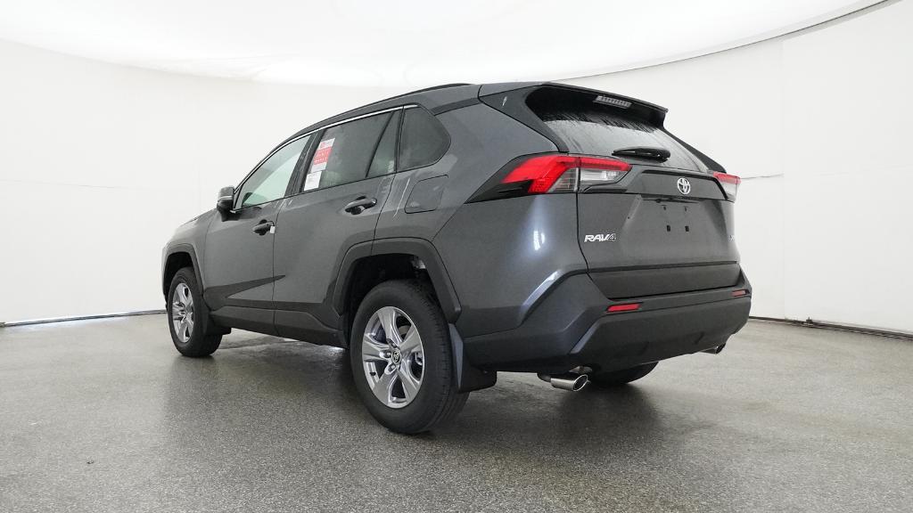2025 Toyota RAV4 XLE photo 9