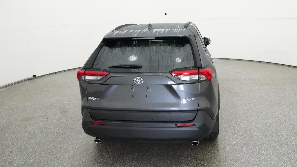 2025 Toyota RAV4 XLE photo 13