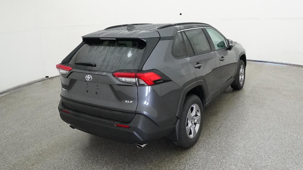 2025 Toyota RAV4 XLE photo 14