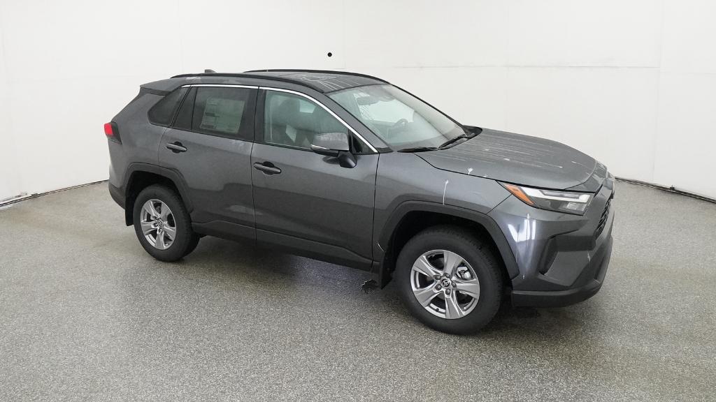 2025 Toyota RAV4 XLE photo 22