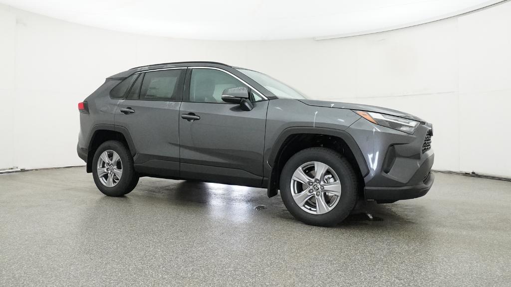2025 Toyota RAV4 XLE photo 23