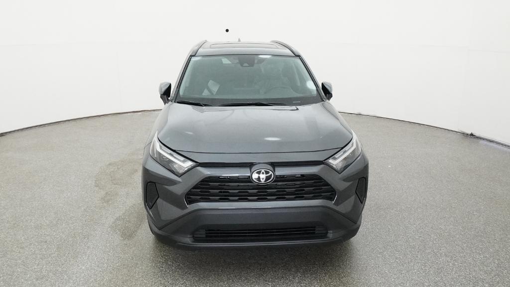 2025 Toyota RAV4 XLE photo 3