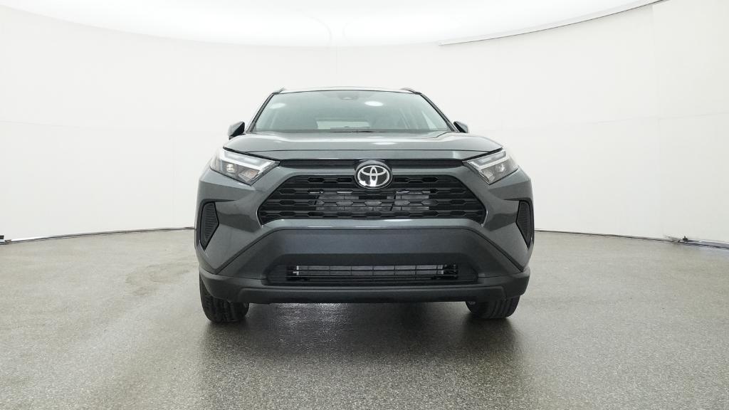 2025 Toyota RAV4 XLE photo 2