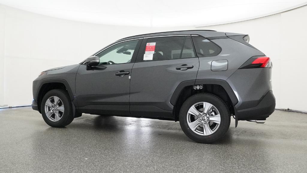 2025 Toyota RAV4 XLE photo 11