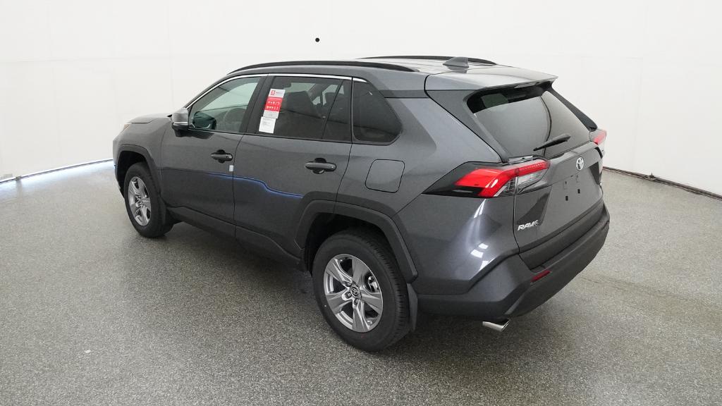 2025 Toyota RAV4 XLE photo 14