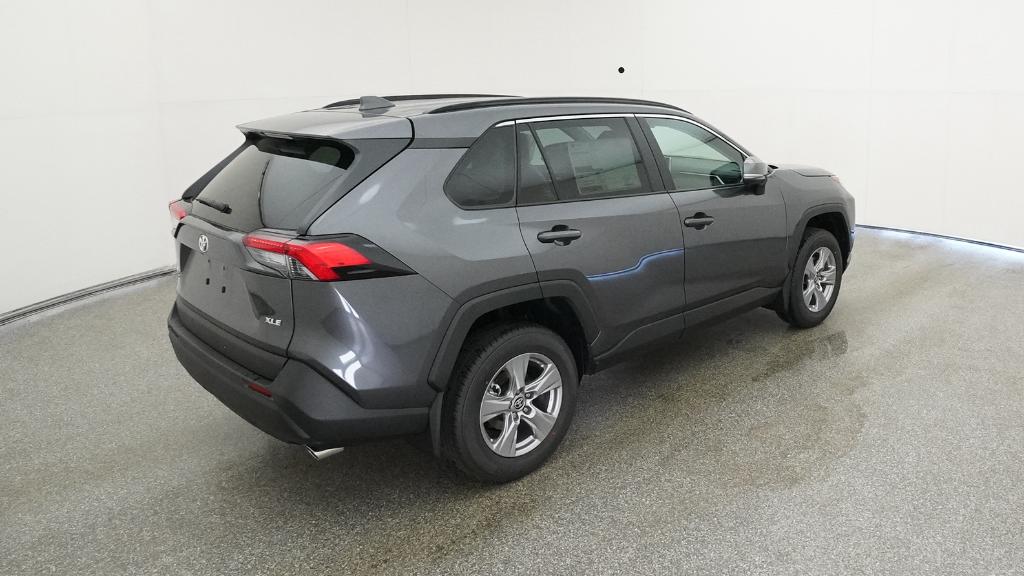 2025 Toyota RAV4 XLE photo 21