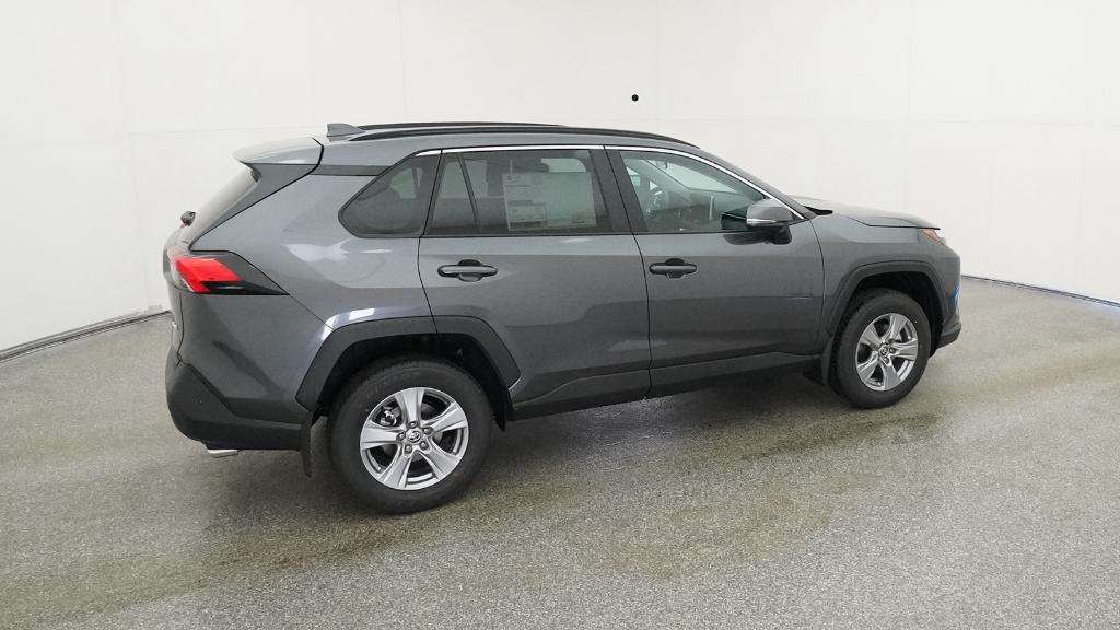 2025 Toyota RAV4 XLE photo 23