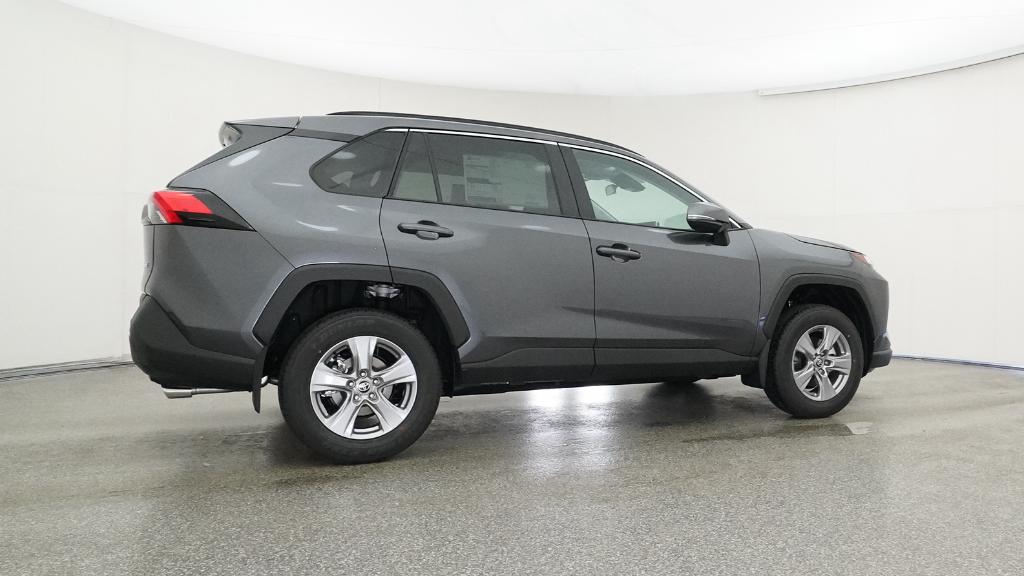 2025 Toyota RAV4 XLE photo 24