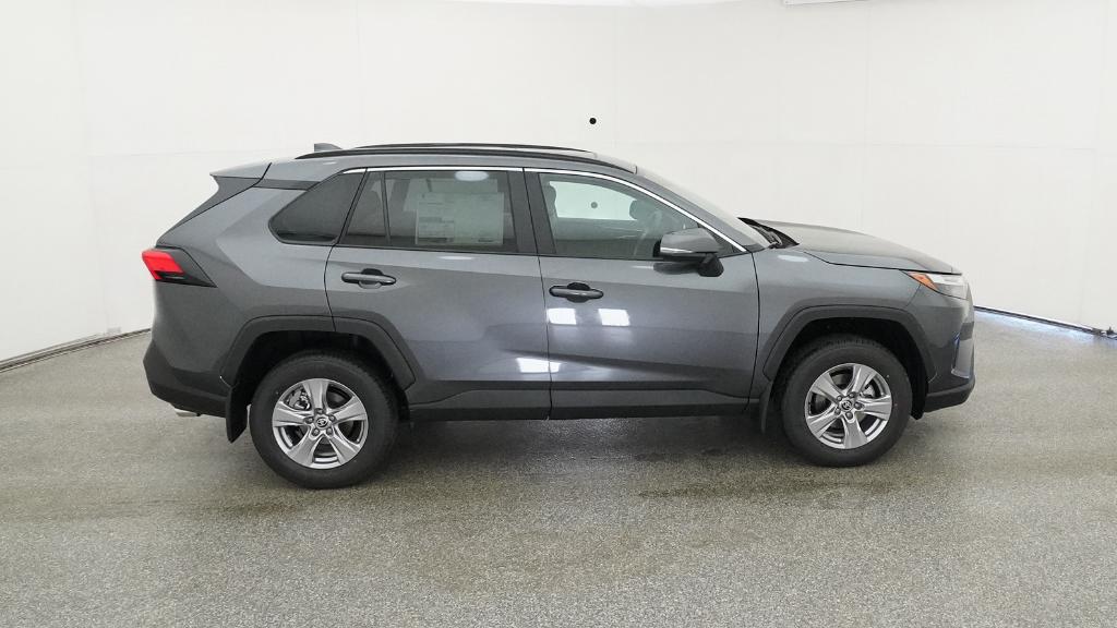 2025 Toyota RAV4 XLE photo 26