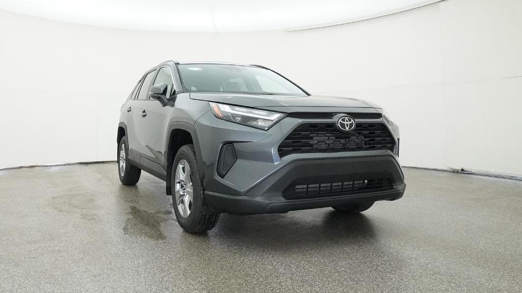 2025 Toyota RAV4 XLE photo 32