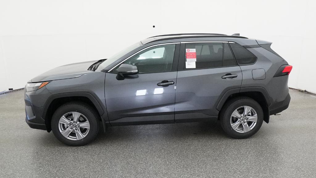 2025 Toyota RAV4 XLE photo 10