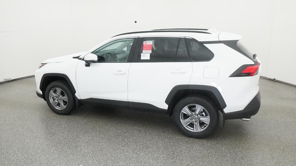 2025 Toyota RAV4 XLE photo 8