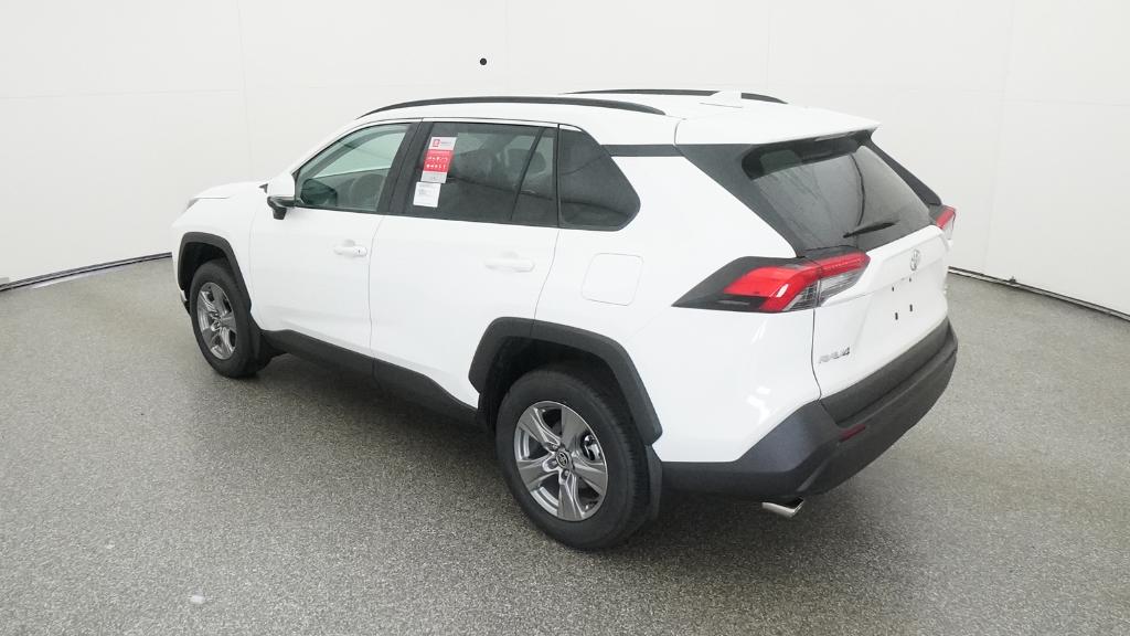 2025 Toyota RAV4 XLE photo 10