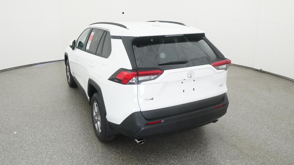 2025 Toyota RAV4 XLE photo 13