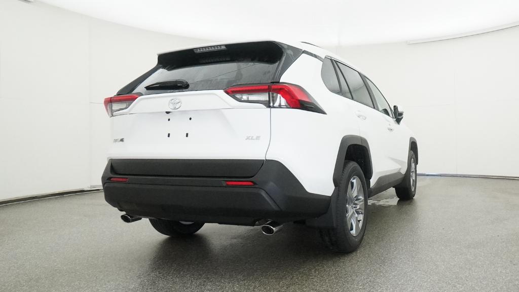 2025 Toyota RAV4 XLE photo 17