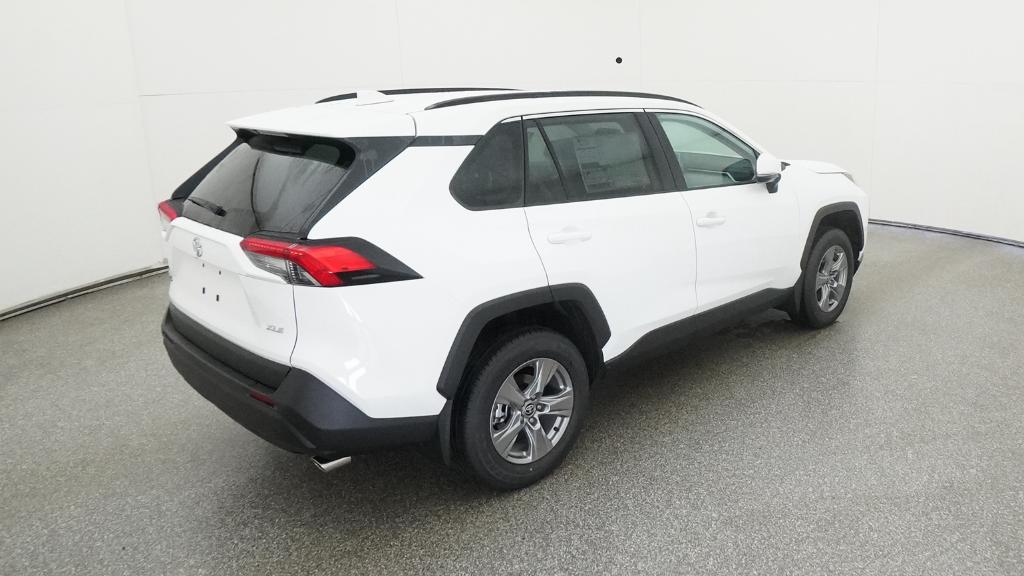 2025 Toyota RAV4 XLE photo 19