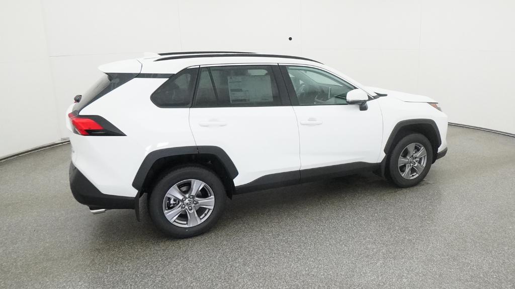 2025 Toyota RAV4 XLE photo 21