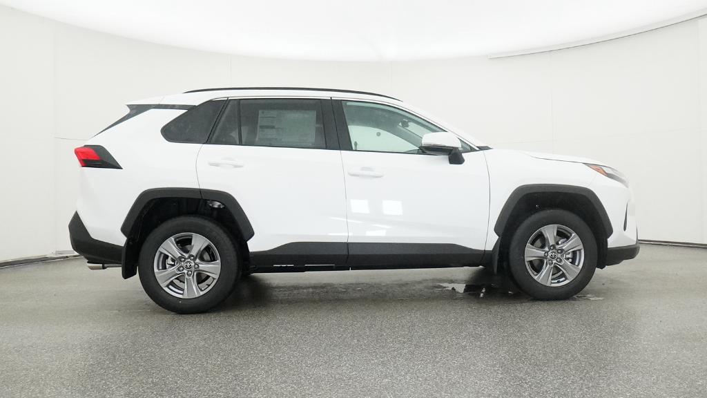 2025 Toyota RAV4 XLE photo 23