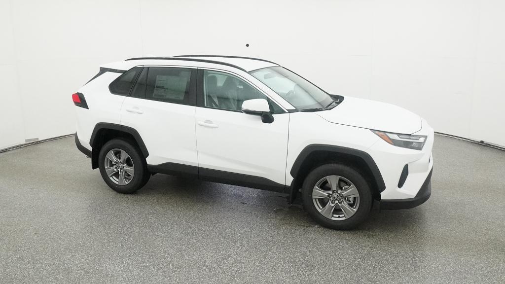 2025 Toyota RAV4 XLE photo 24