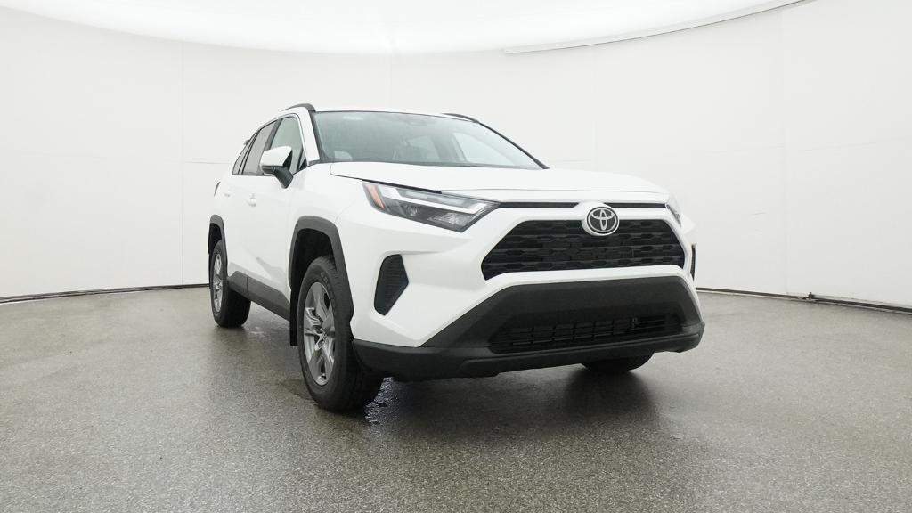 2025 Toyota RAV4 XLE photo 28