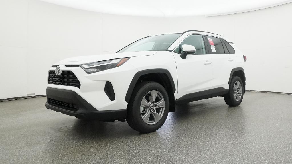 2025 Toyota RAV4 XLE photo 3