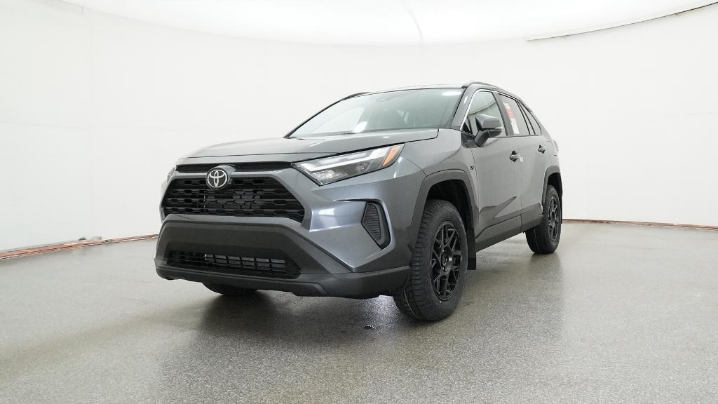 2025 Toyota RAV4 XLE photo 3