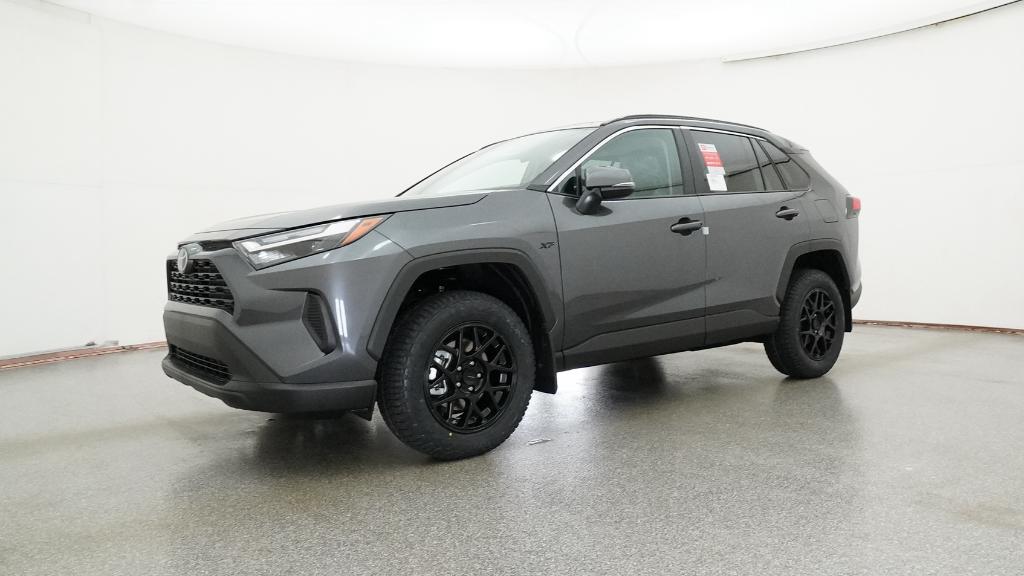 2025 Toyota RAV4 XLE photo 4