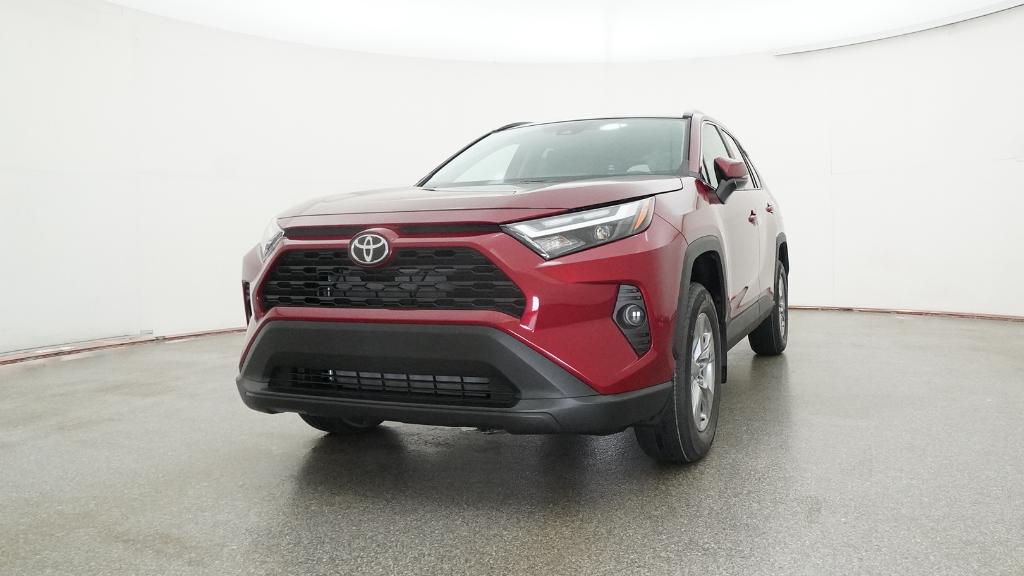 2025 Toyota RAV4 XLE photo 4