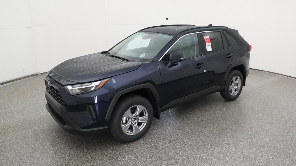2025 Toyota RAV4 XLE's photo