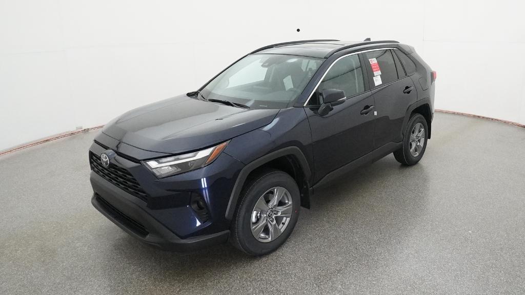 2025 Toyota RAV4 XLE's photo