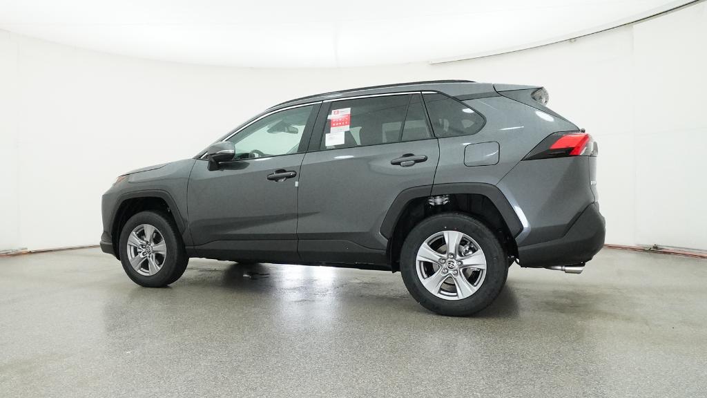 2025 Toyota RAV4 XLE photo 12