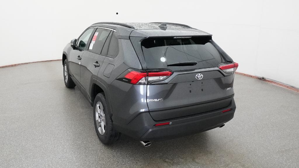 2025 Toyota RAV4 XLE photo 16