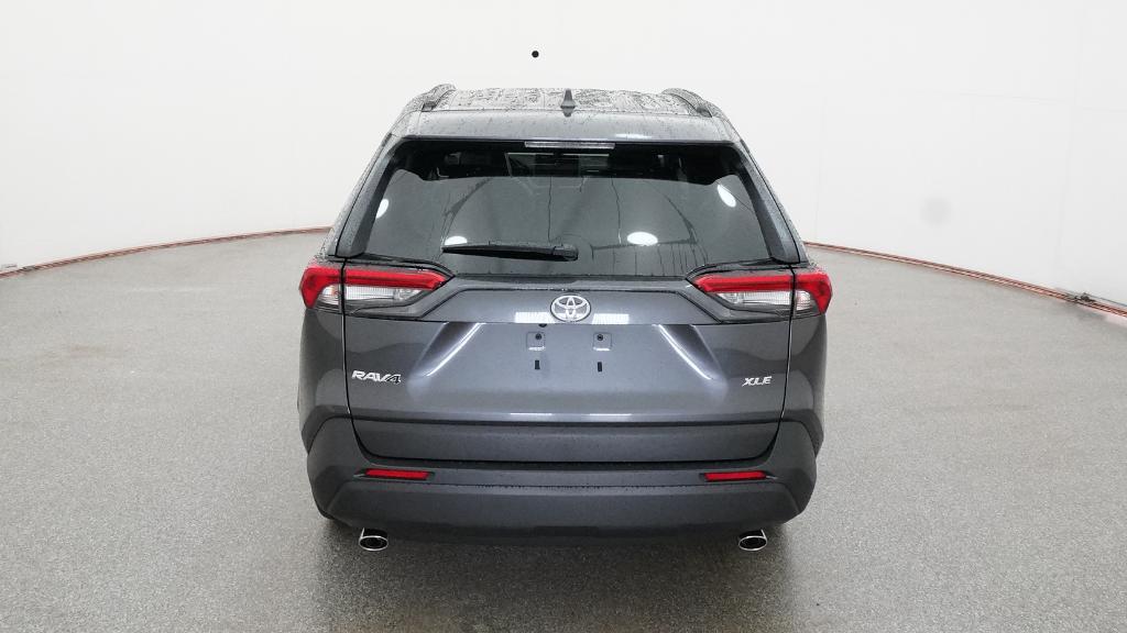 2025 Toyota RAV4 XLE photo 18