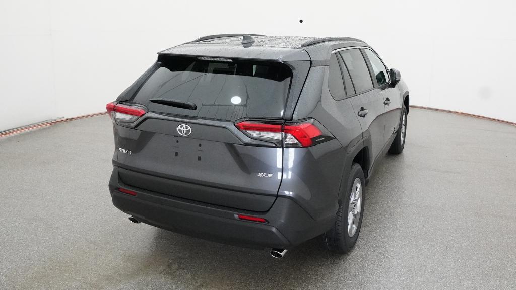 2025 Toyota RAV4 XLE photo 19