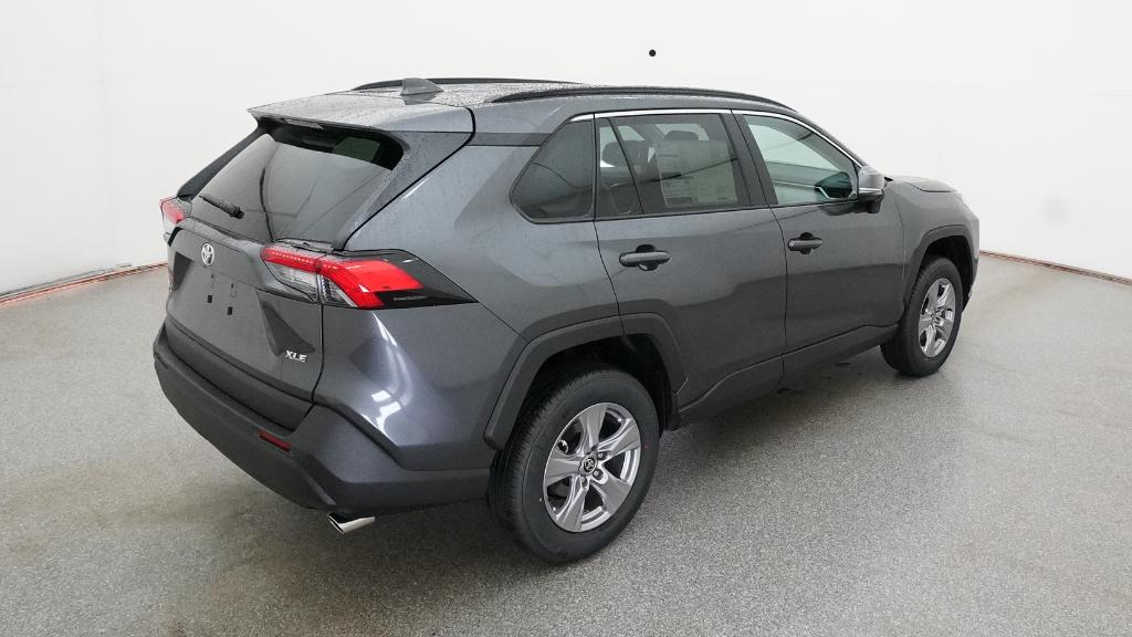 2025 Toyota RAV4 XLE photo 22