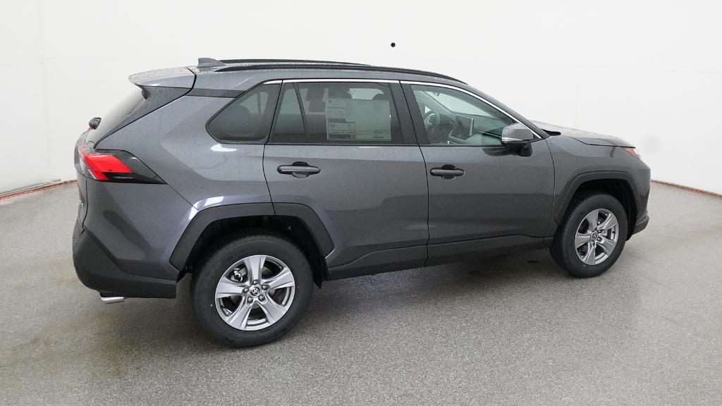 2025 Toyota RAV4 XLE photo 24