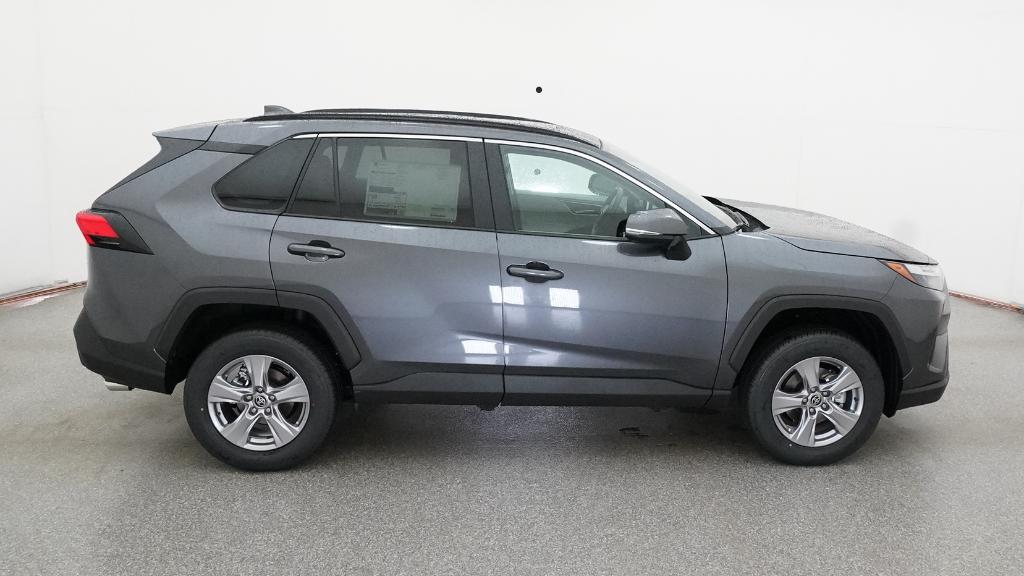 2025 Toyota RAV4 XLE photo 25