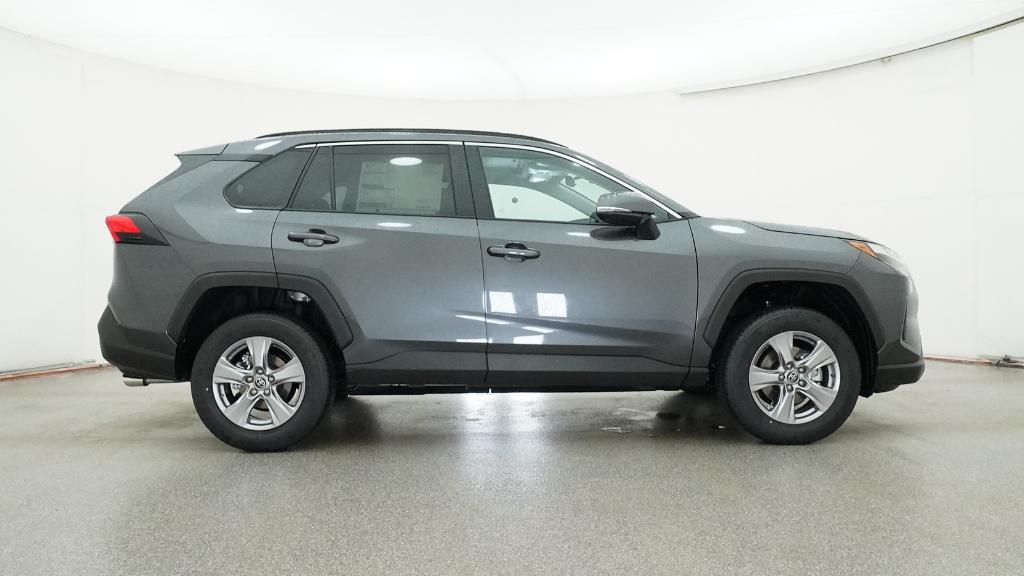 2025 Toyota RAV4 XLE photo 26